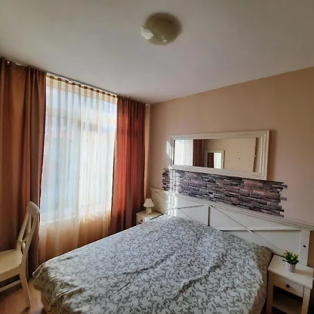 Private Apartments In Aparthotel Dawn Park شقة