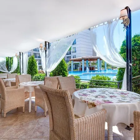 Private Apartments In Aparthotel Dawn Park * ساني بيتش